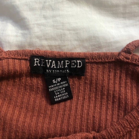 🦋2/$25🦋  ROUGE TANK - Picture 3 of 3